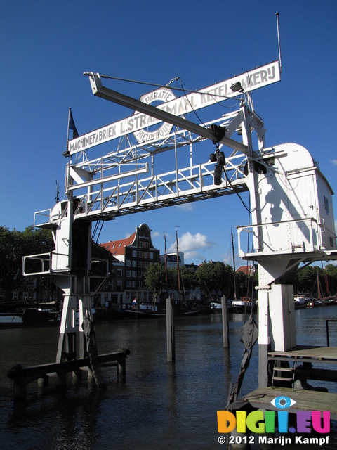 SX24001Ship crane in Dordrecht